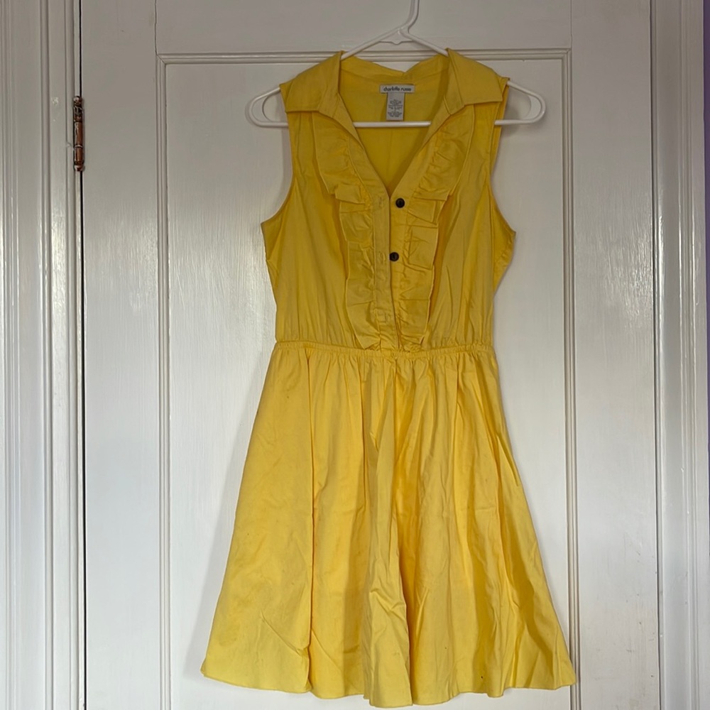 Collard short sleeve dress with button